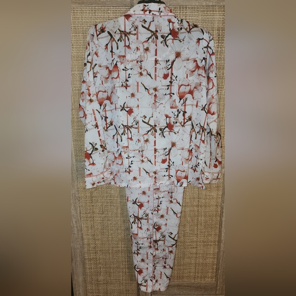 TAHARI 2 Piece pajama set, soft and silky women's size extra small, pink floral - Picture 4 of 6